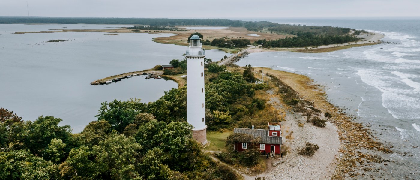 Flygbild på Fyren Långe Erik vid Ölands norra udde. Foto.