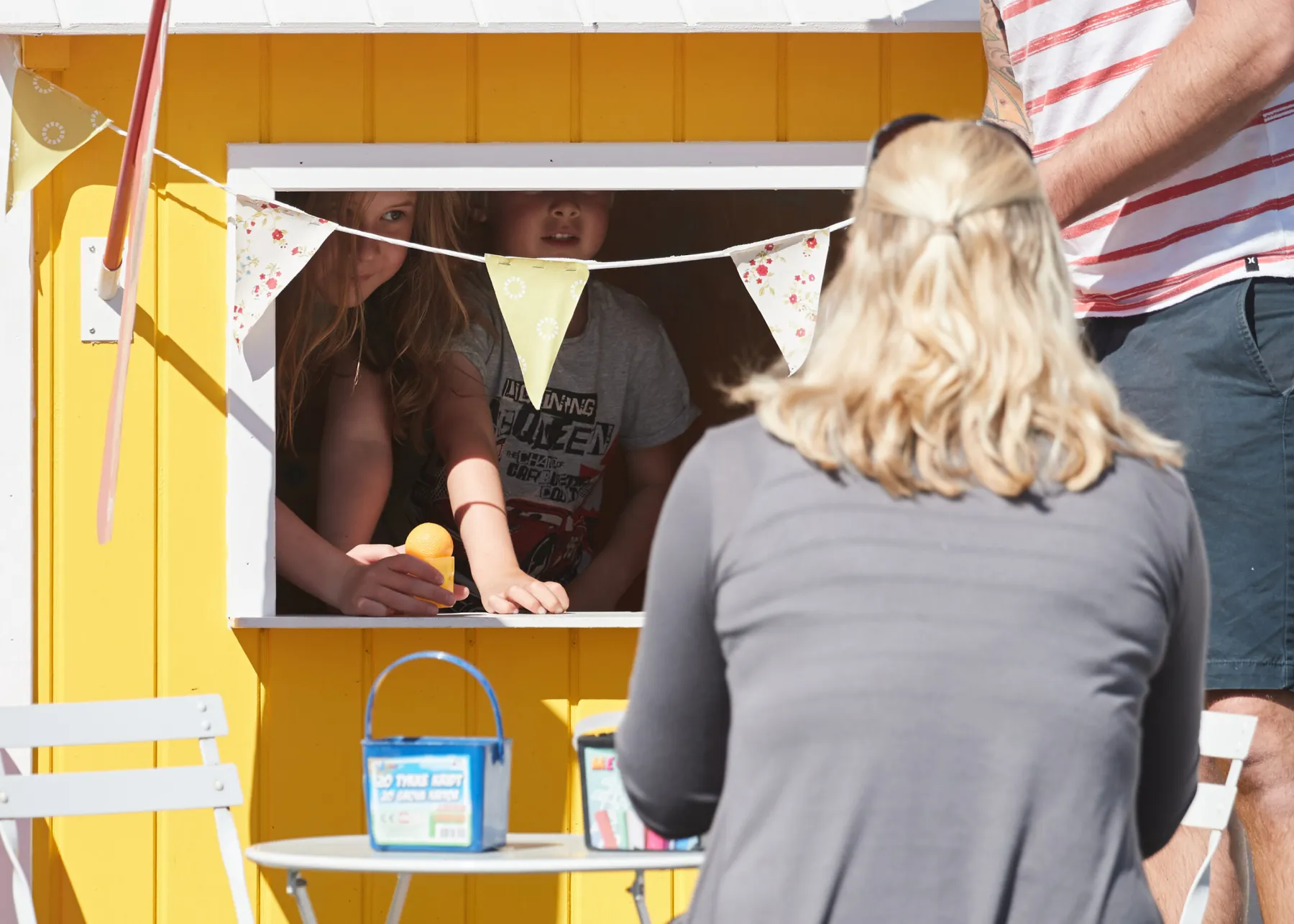 Gunnarhögs gård barn leker cafe